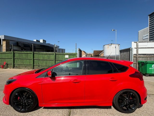 Ford Focus 2.0T Ecoboost St-2 Euro 6 S S EK66BWD Red #6
