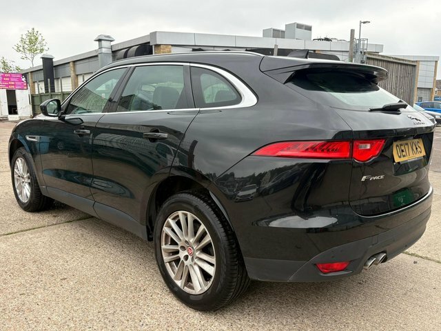 Jaguar F-Pace 2.0 D180 Portfolio Awd Euro 6 S S OE17KXS Black #4