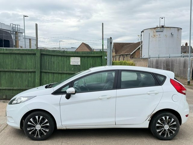 Ford Fiesta 1.25 Edge AP10DZC White #6