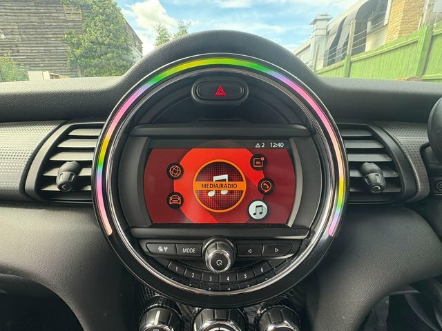 Mini Hatch 1.5 Cooper D Steptronic Euro 6 S S EK68EMJ White #2