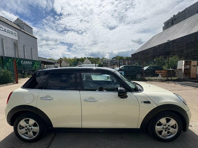 Mini Hatch 1.5 Cooper D Steptronic Euro 6 S S EK68EMJ White #3