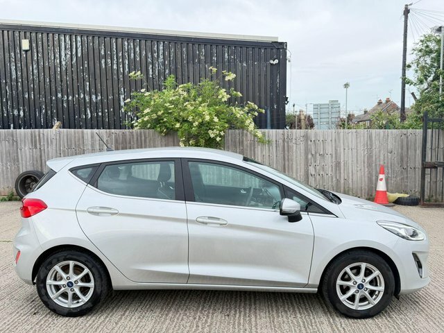 Ford Fiesta 1.1 Ti-vct Zetec Euro 6 S S EJ18SXA Silver #2