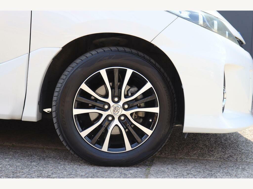 Toyota Estima 2.4 5dr Gold #30