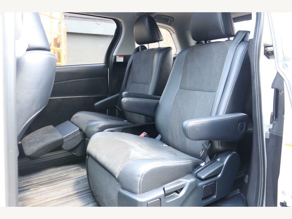 Toyota Estima 2.4 5dr Gold #24