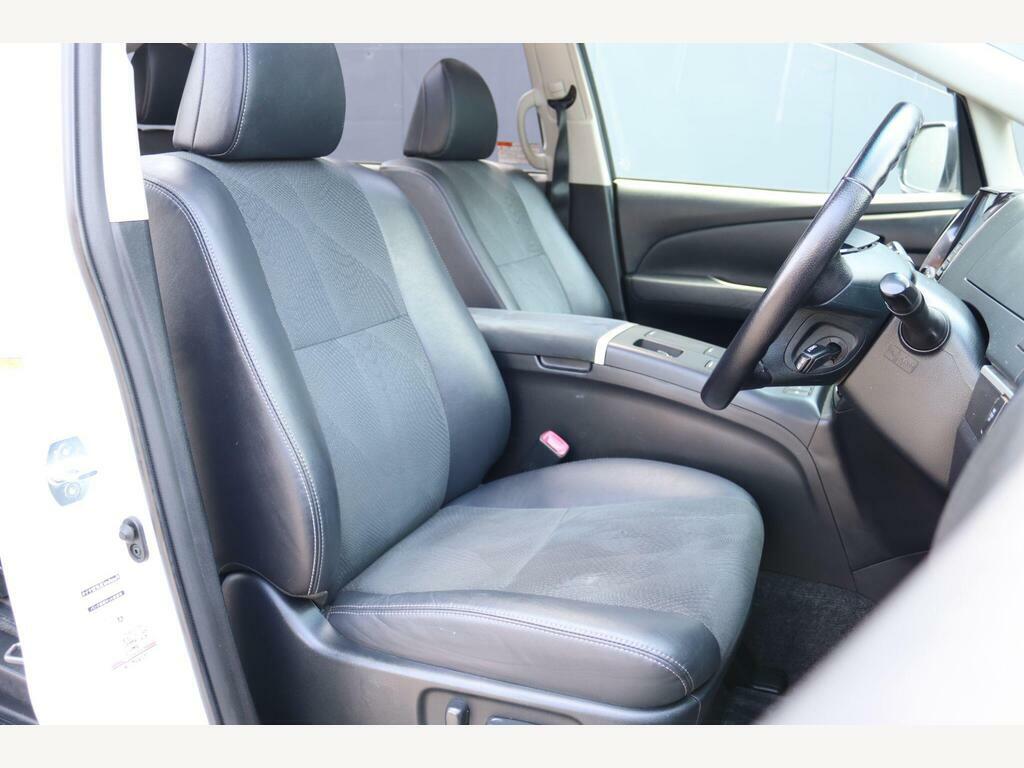Toyota Estima 2.4 5dr Gold #18
