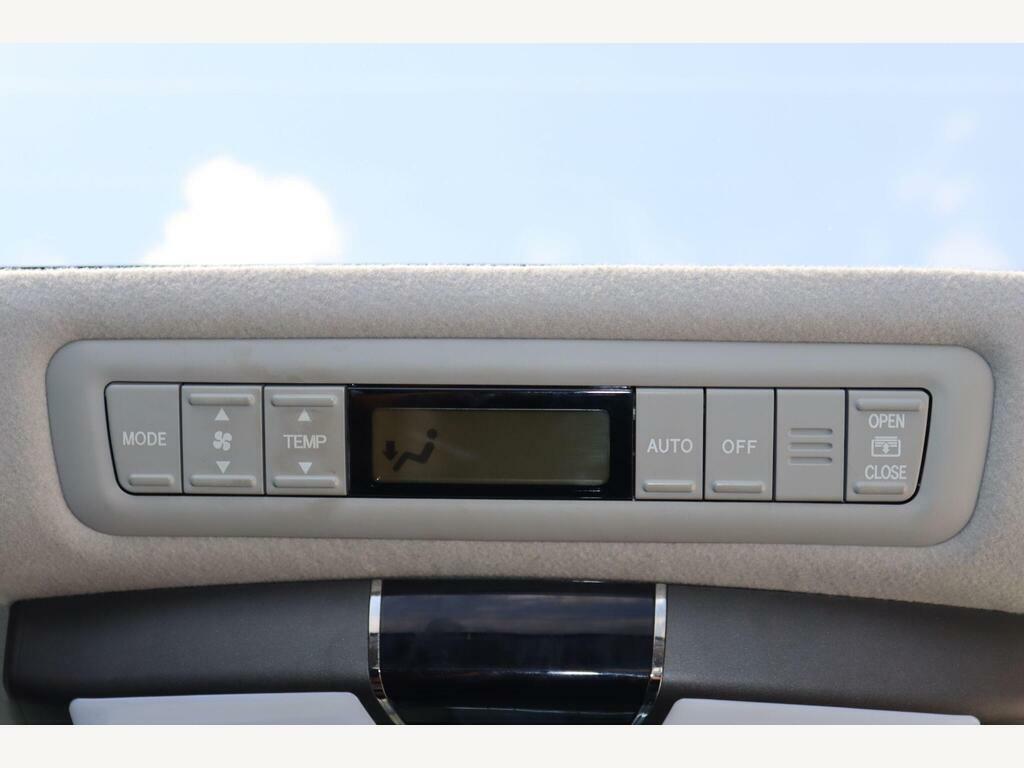 Toyota Estima 2.4 5dr Gold #17