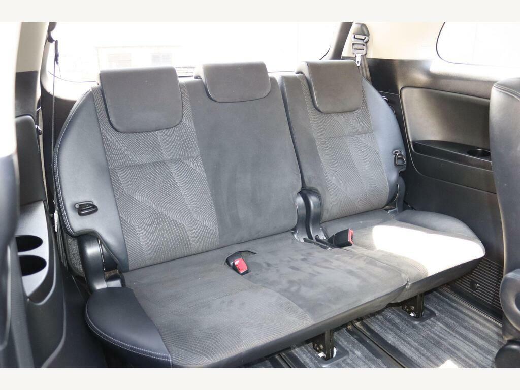 Toyota Estima 2.4 5dr Gold #21