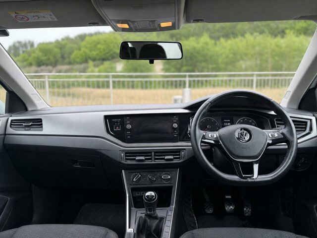 Volkswagen Polo Evo Se Hatchback YH19BUP White #2