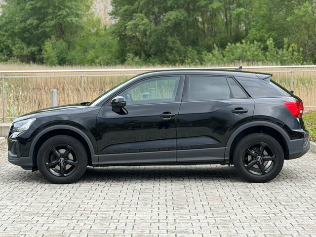 Audi Q2 Tfsi 30 Technik Suv GV22RFF Black #4