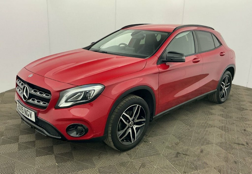 Mercedes-Benz GLA Class 1.6L Urban Edition Red