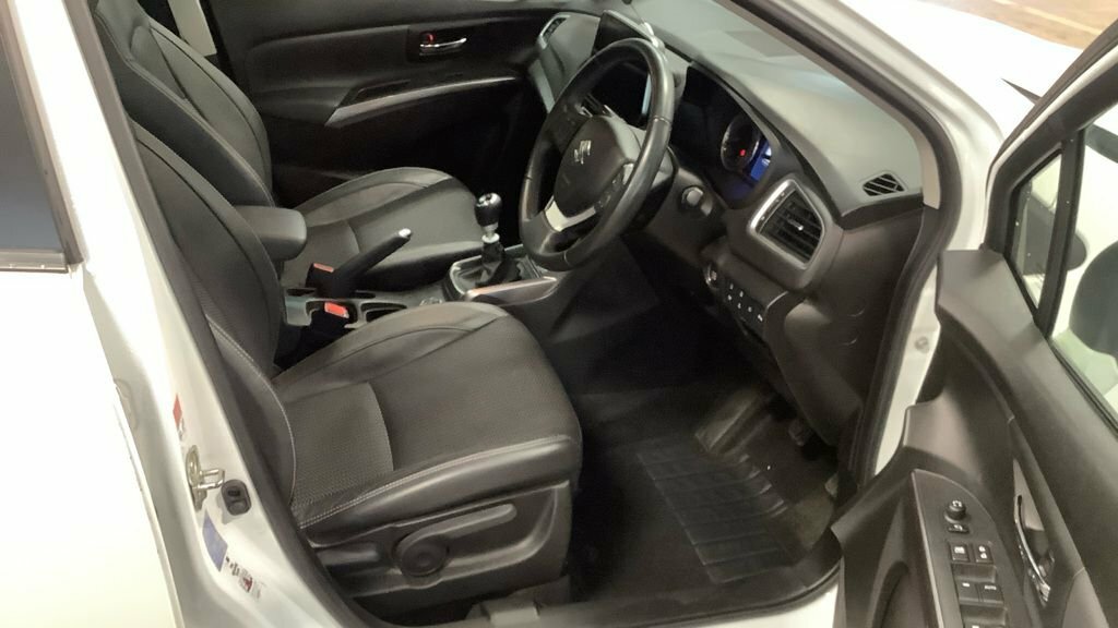 Suzuki S Cross 1.4L Ultra White #2