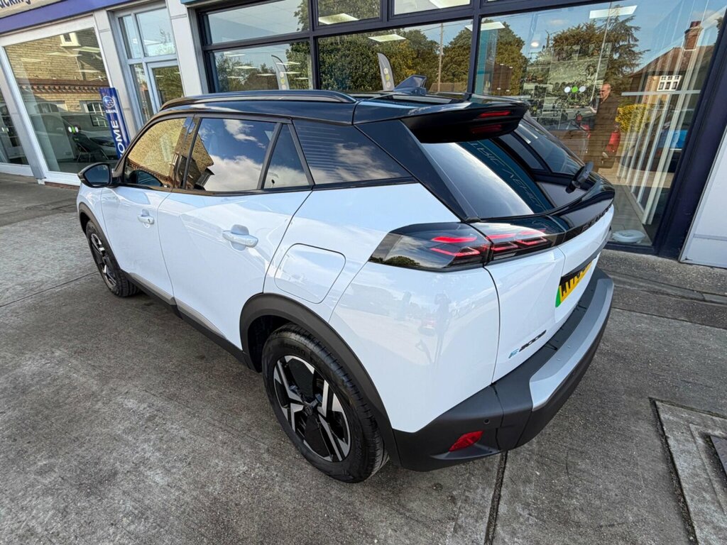 Peugeot e-2008 50Kwh Gt 7Kw Charger White #3