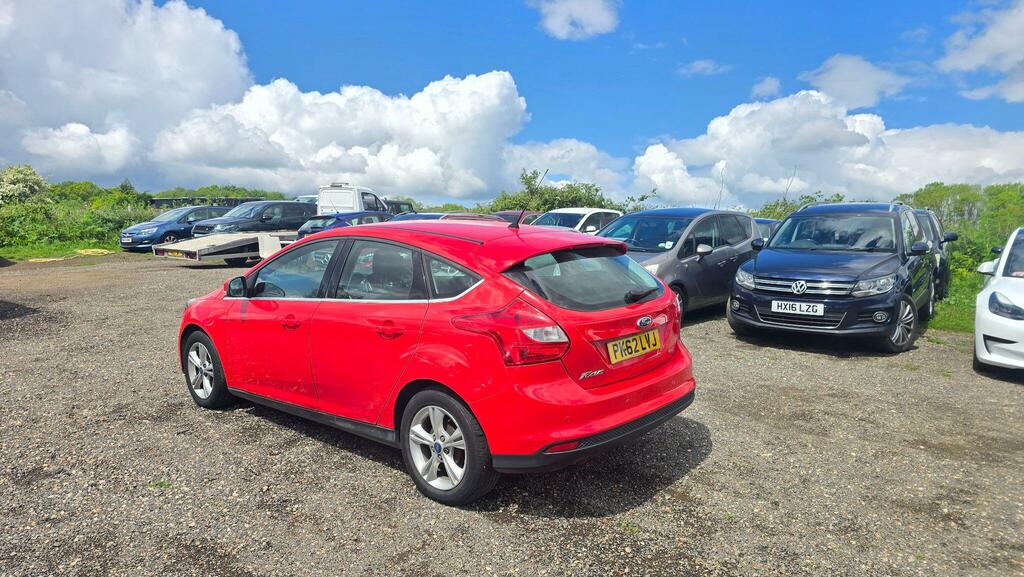 Ford Focus 1.0T Ecoboost Zetec Euro 5 Ss PK62LVJ Red #4