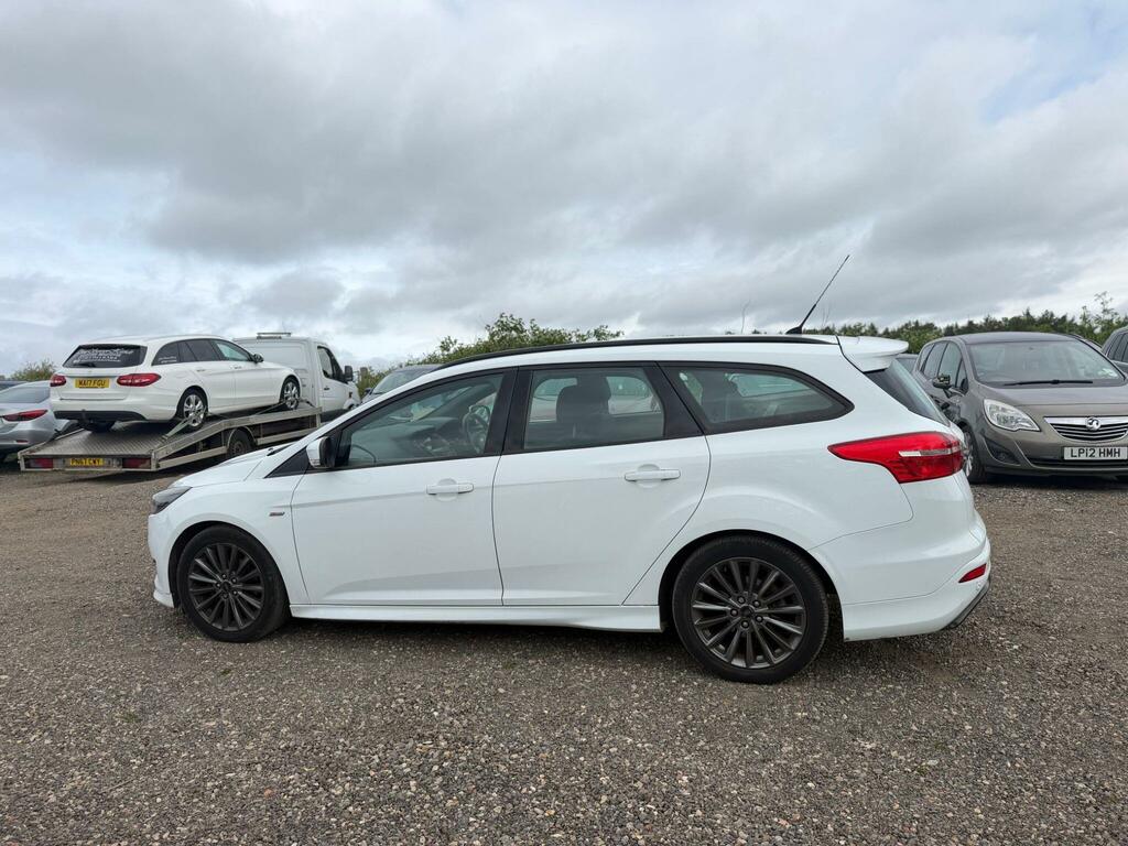 Ford Focus 1.0T Ecoboost St-line Euro 6 Ss SH66JPY White #5