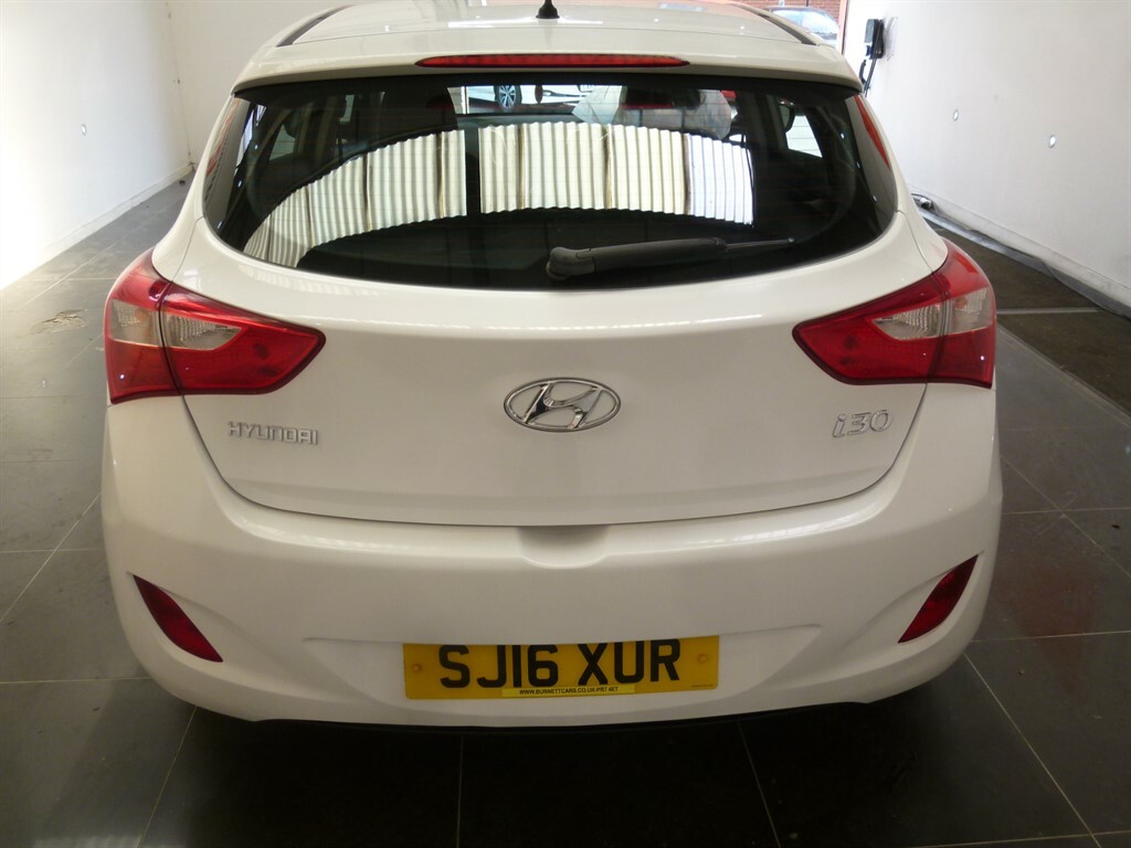 Hyundai I30 Crdi S Blue Drive White #6
