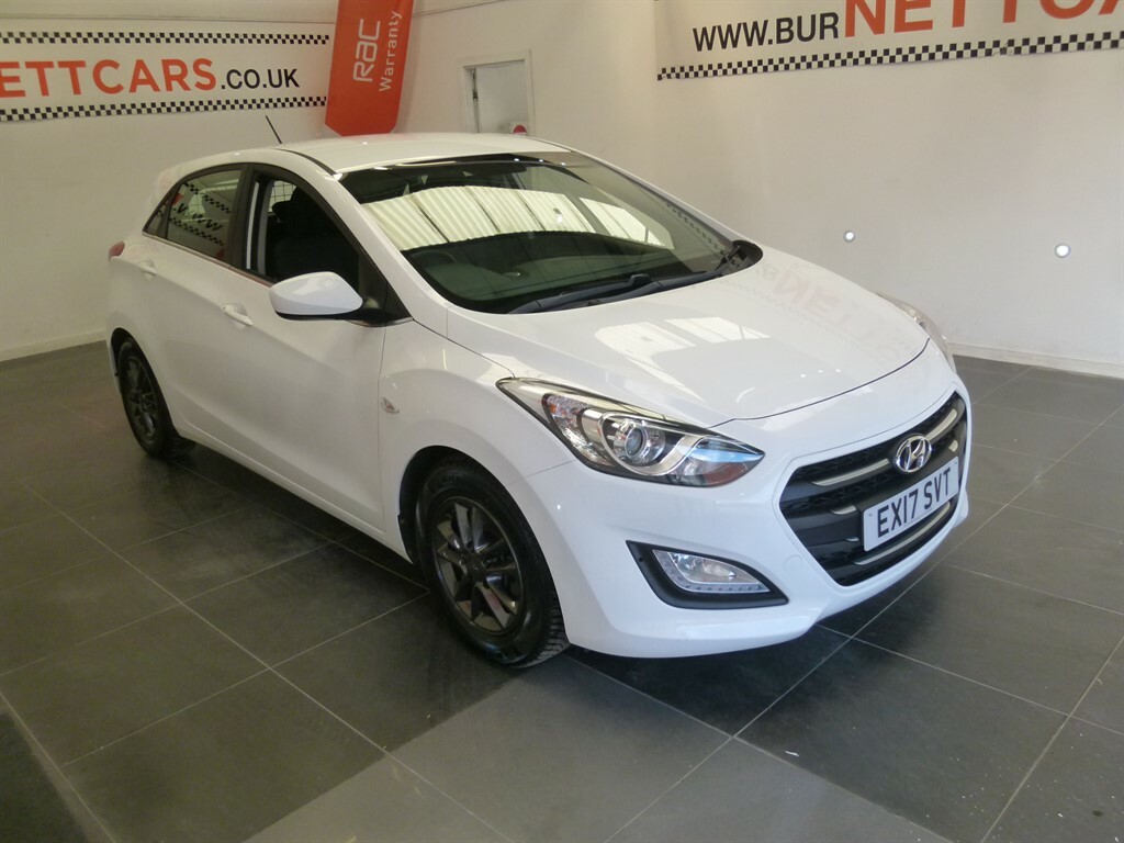 Hyundai I30 Crdi Se Blue Drive White #2
