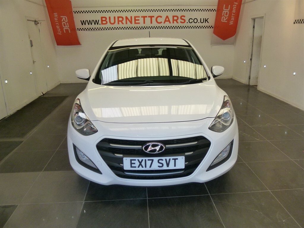 Hyundai I30 Crdi Se Blue Drive White #3