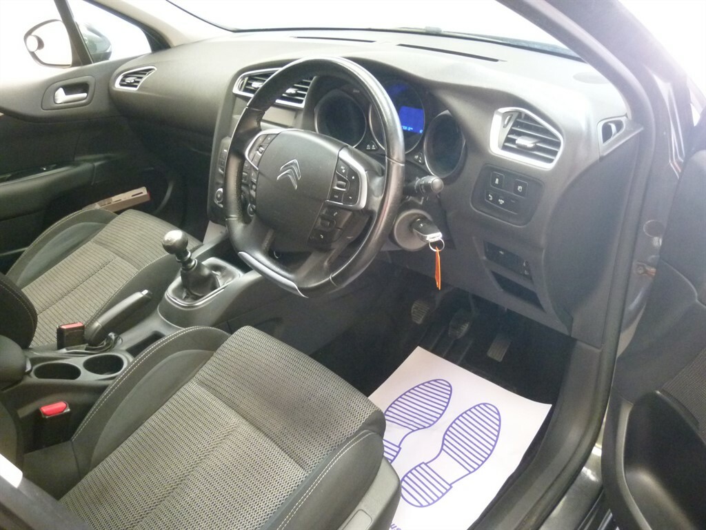 Citroen e-C4 E-hdi Airdream Selection 5-Door White #14