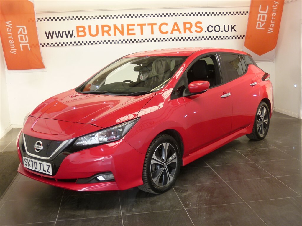 Nissan Leaf N-connecta Red