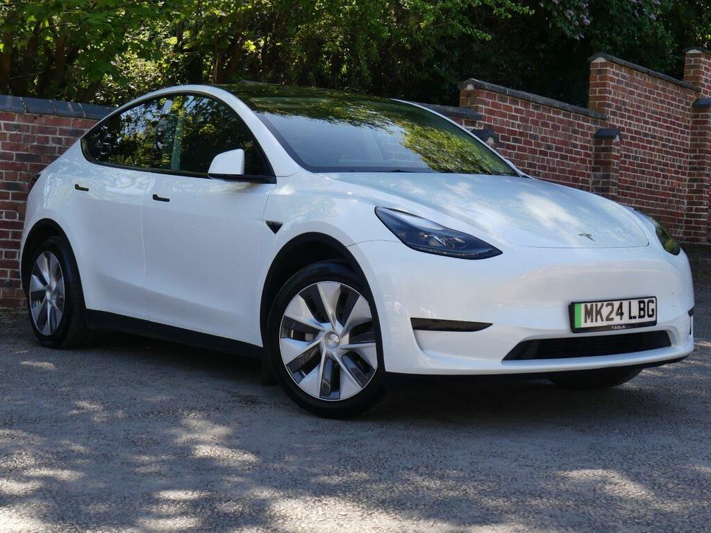 Tesla Model Y Tesla Model Y 2424 Rwd White
