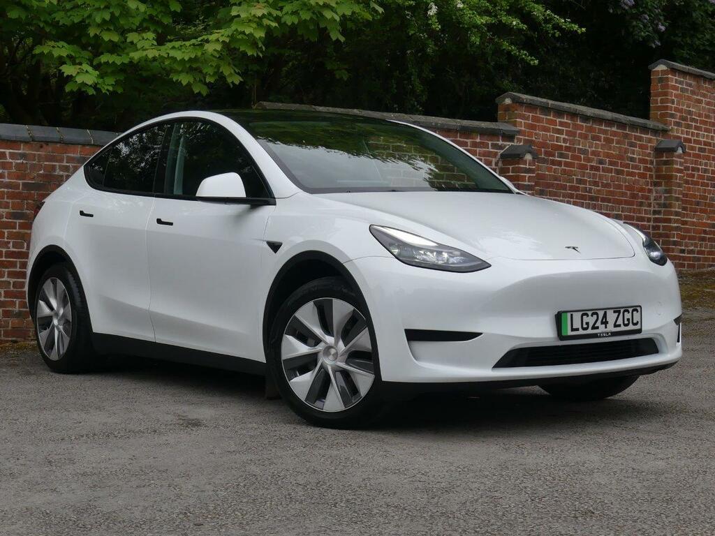 Tesla Model Y Tesla Model Y 2424 Rwd White