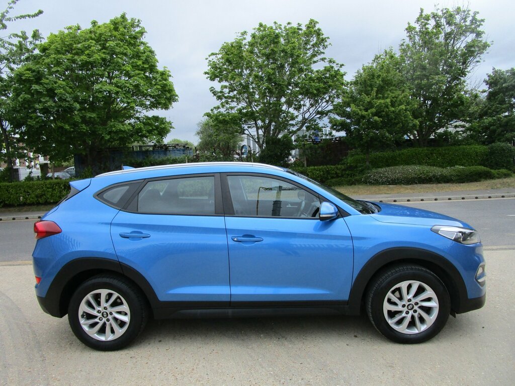 Hyundai Tucson 1.7 Crdi Blue Drive Se Nav Suv E FN67UFB Blue #6