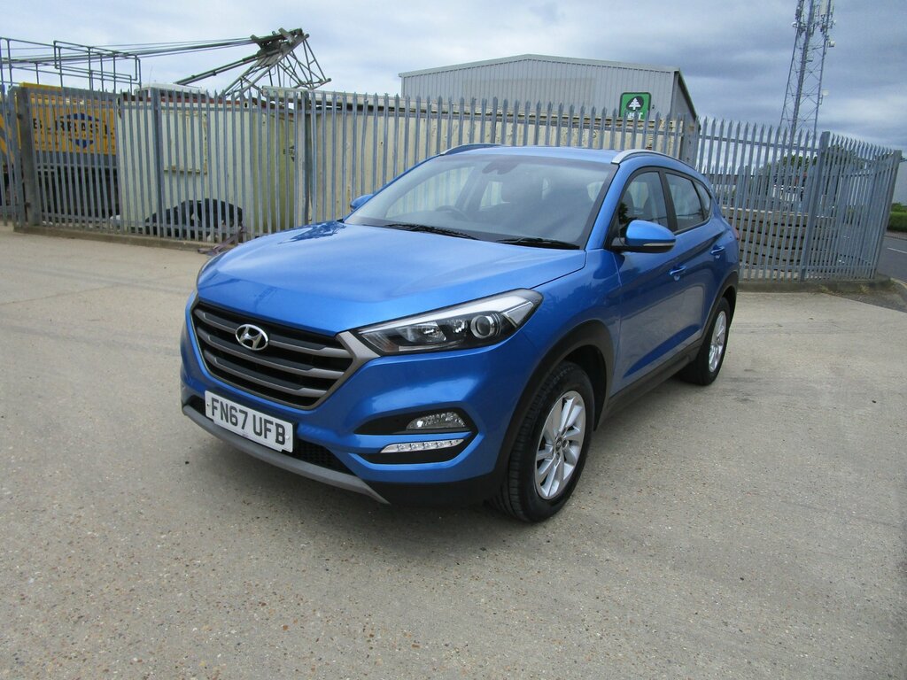 Hyundai Tucson 1.7 Crdi Blue Drive Se Nav Suv E FN67UFB Blue #3