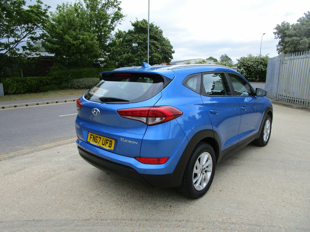 Hyundai Tucson 1.7 Crdi Blue Drive Se Nav Suv E FN67UFB Blue #4