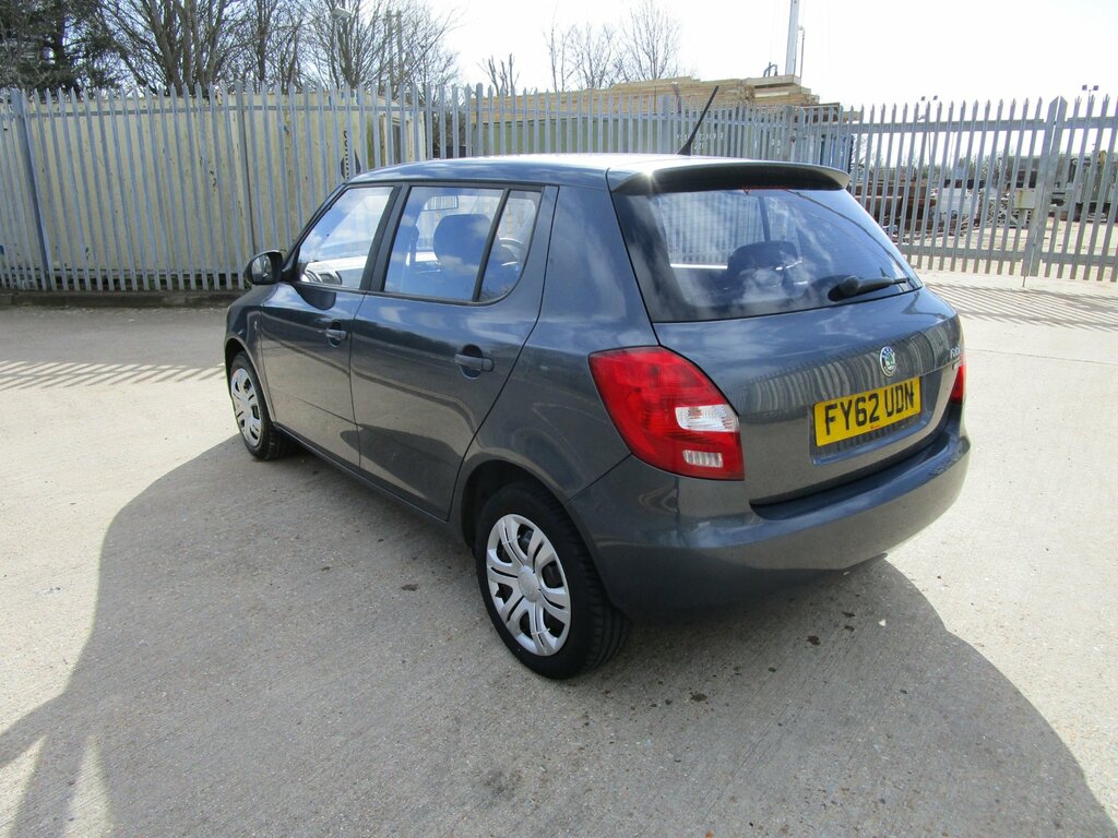 Skoda Fabia 1.6 Tdi S Hatchback Euro 5 90 P FY62UDN Grey #2