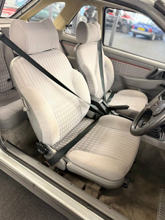 Ford Sierra Gl 1.6 Gl Silver #10