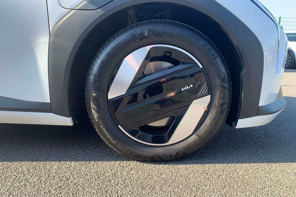 Kia EV4 81.4Kwh Air Hatchback 201 Bhp White #6