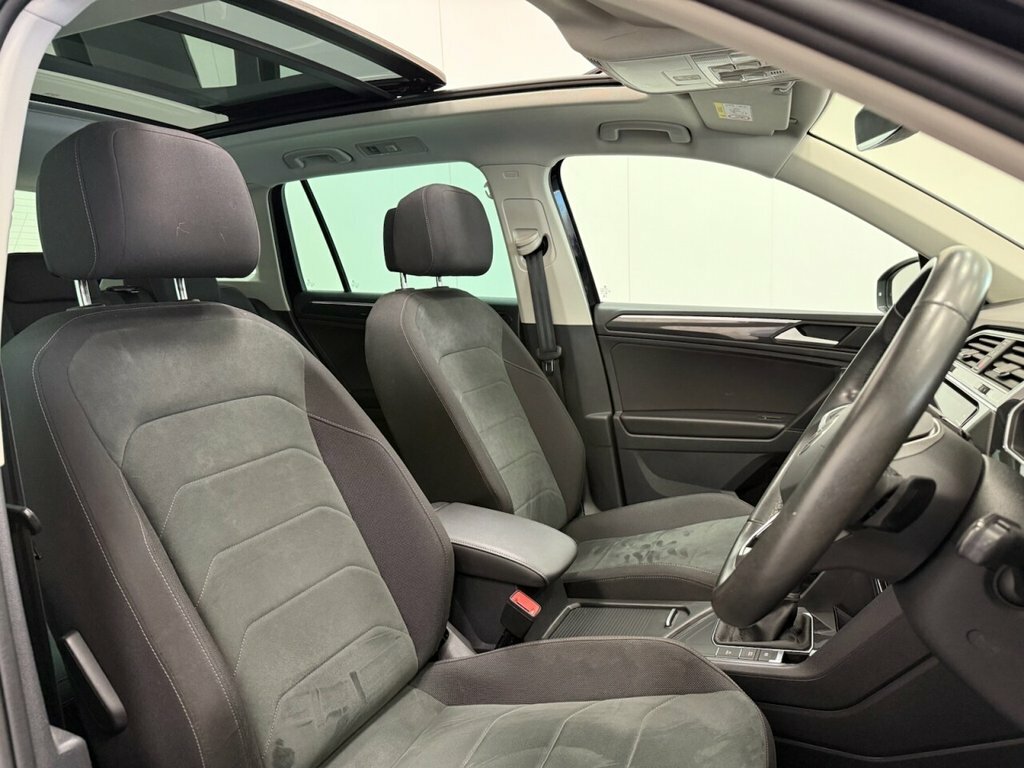 Volkswagen Tiguan 1.5L Elegance YE23OLX Black #3