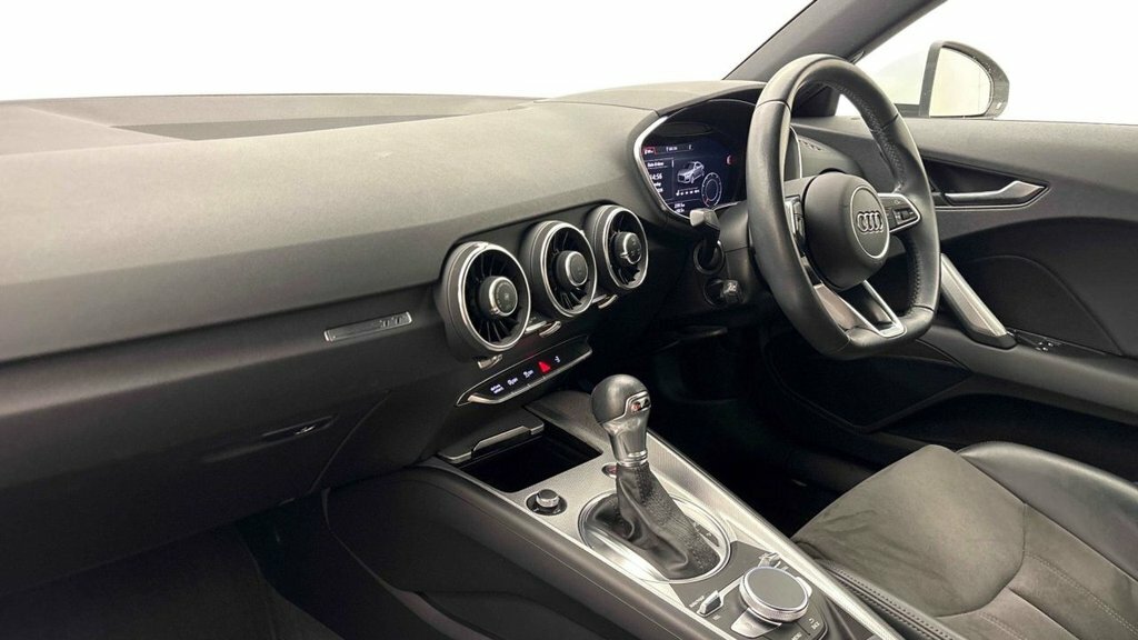 Audi TT 2L Sport BT72GYZ White #4