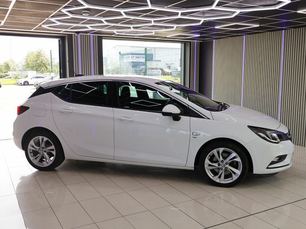 Vauxhall Astra 2017 1.6I Turbo Sri Hatchback Eu White #4