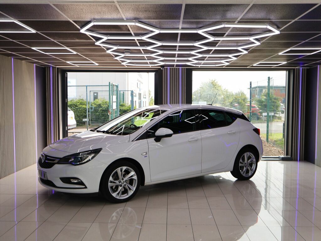 Vauxhall Astra 2017 1.6I Turbo Sri Hatchback Eu White #2