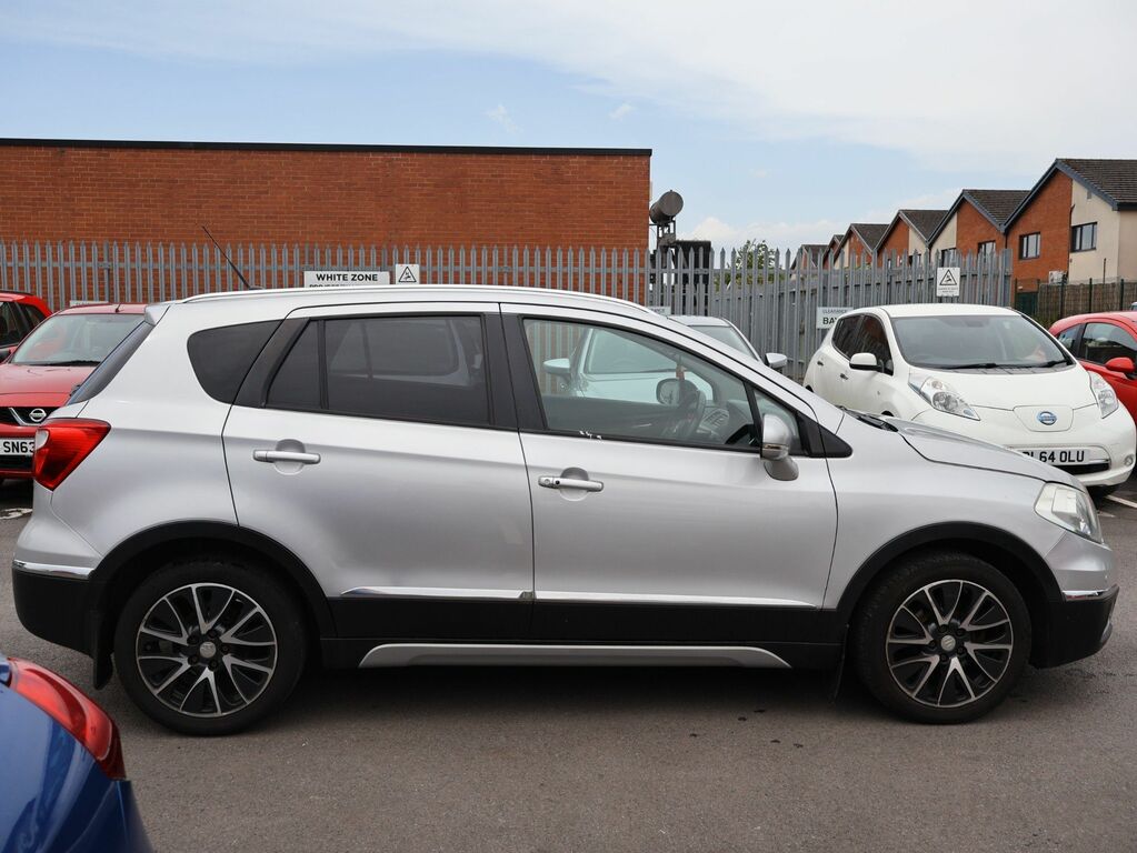 Suzuki SX4 S Cross Suv White #8