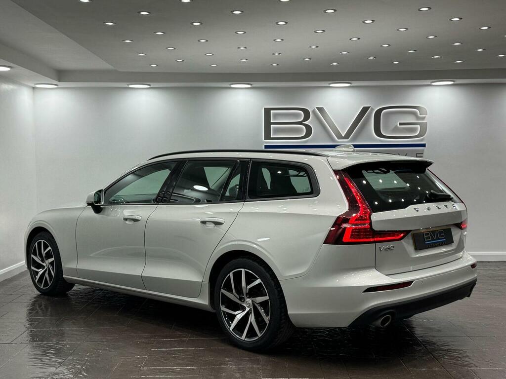 Volvo V60 Estate 2.0 D4 Momentum Pro Euro 6 Ss SN68OMT Gold #5