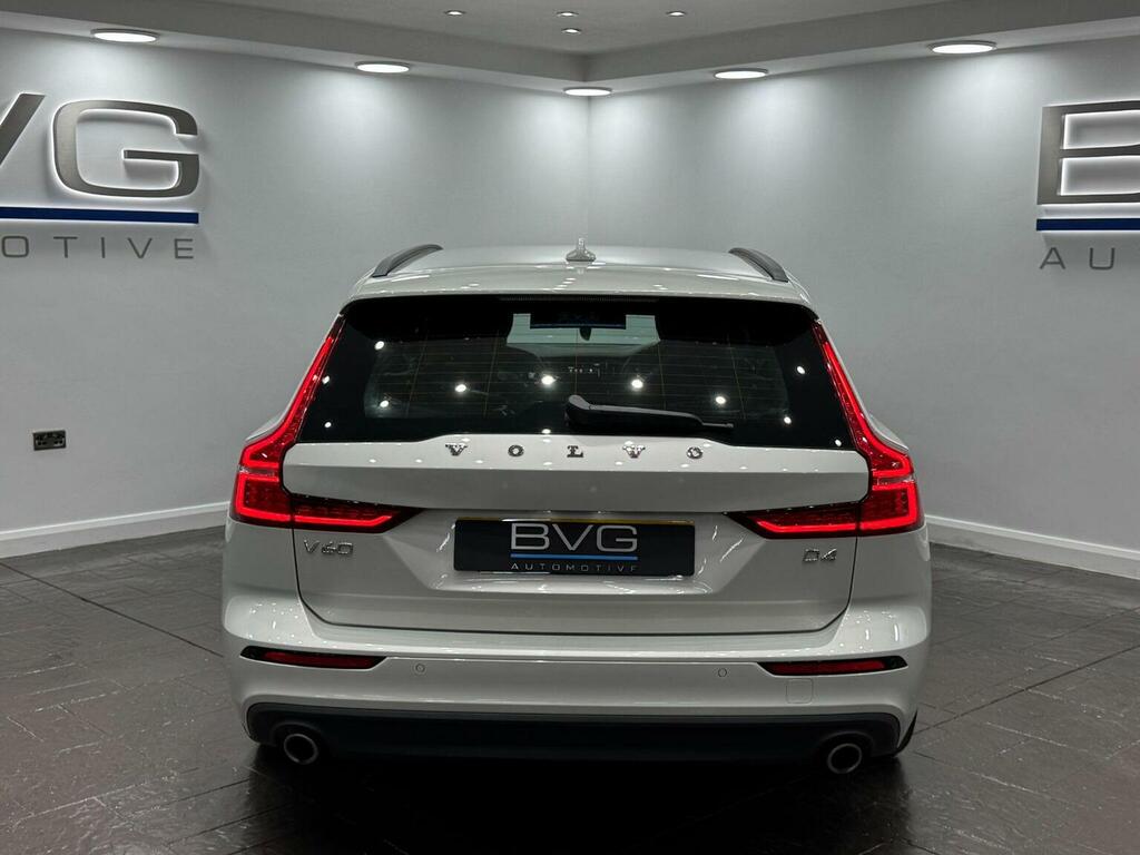 Volvo V60 Estate 2.0 D4 Momentum Pro Euro 6 Ss SN68OMT Gold #6