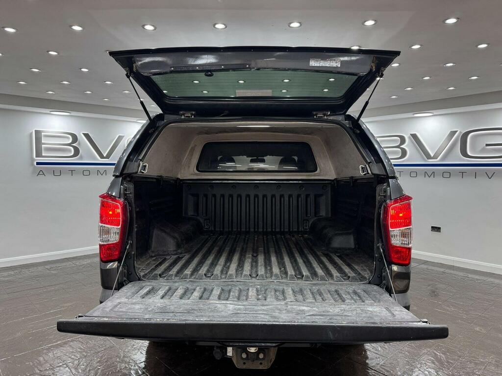 SsangYong Musso Pickup White #42
