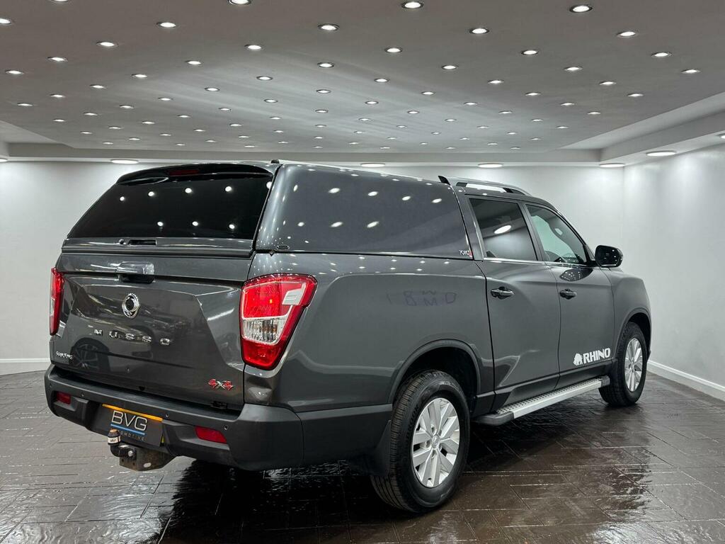 SsangYong Musso Pickup White #7
