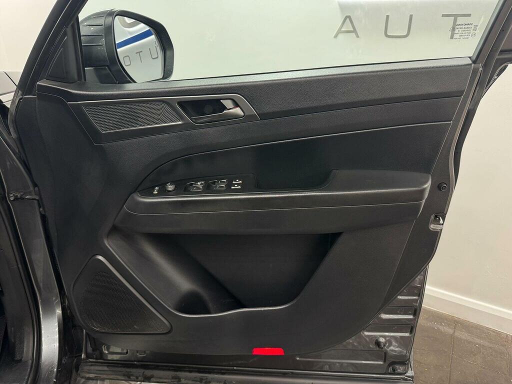 SsangYong Musso Pickup White #18