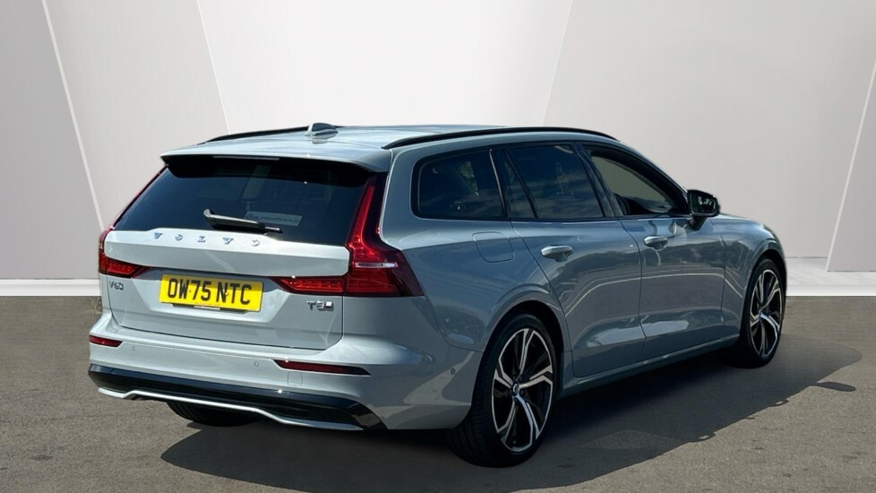 Volvo V60 Ultra T8 Awd Plug-in Hybrid Dark Grey #2