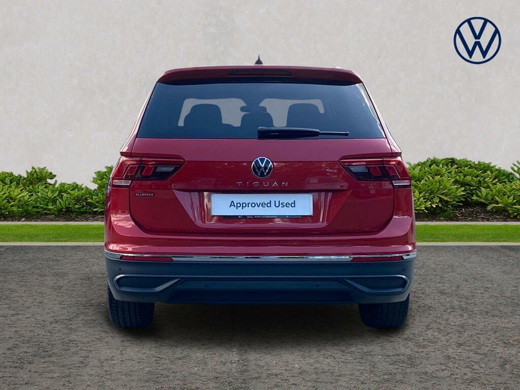 Volkswagen Tiguan Allspace 1.5 Tsi Life Dsg Red #4