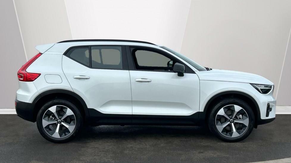 Volvo XC40 B4 Plus Dark Mhev 2026 Model Climate Pack Led Lig FL75NBZ White #3