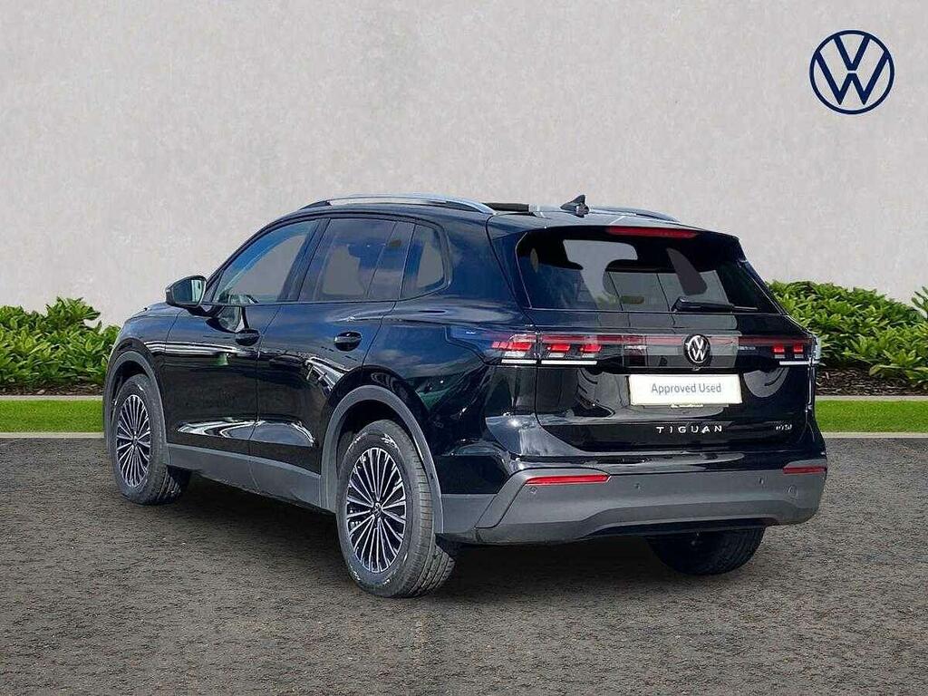 Volkswagen Tiguan 1.5 Etsi 150 Match Dsg  Black #3