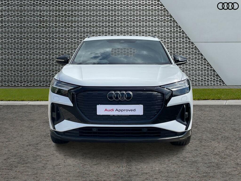 Audi Q4 E Tron Q4 Black Edition 55 E-tron Quattro 25000 Kw GV25LUF White #3