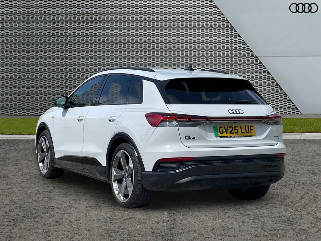 Audi Q4 E Tron Q4 Black Edition 55 E-tron Quattro 25000 Kw GV25LUF White #3