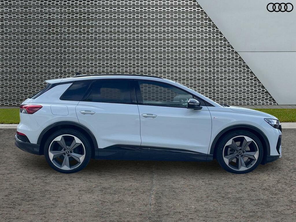 Audi Q4 E Tron Q4 Black Edition 55 E-tron Quattro 25000 Kw GV25LUF White #4