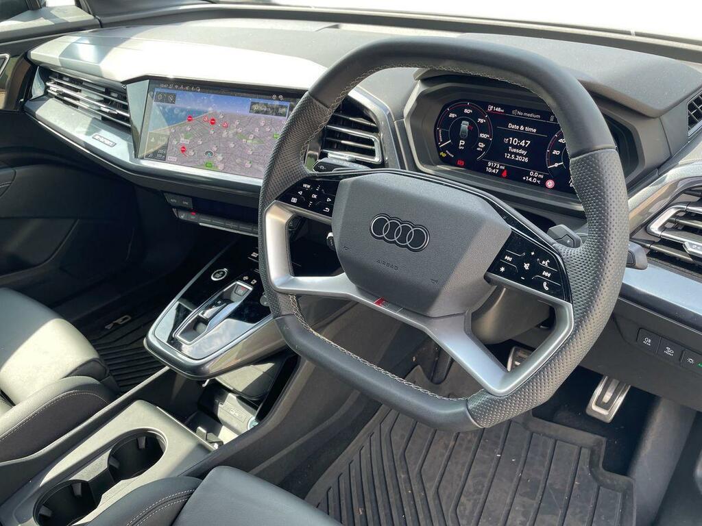 Audi Q4 E Tron Q4 Black Edition 55 E-tron Quattro 25000 Kw GV25LUF White #6