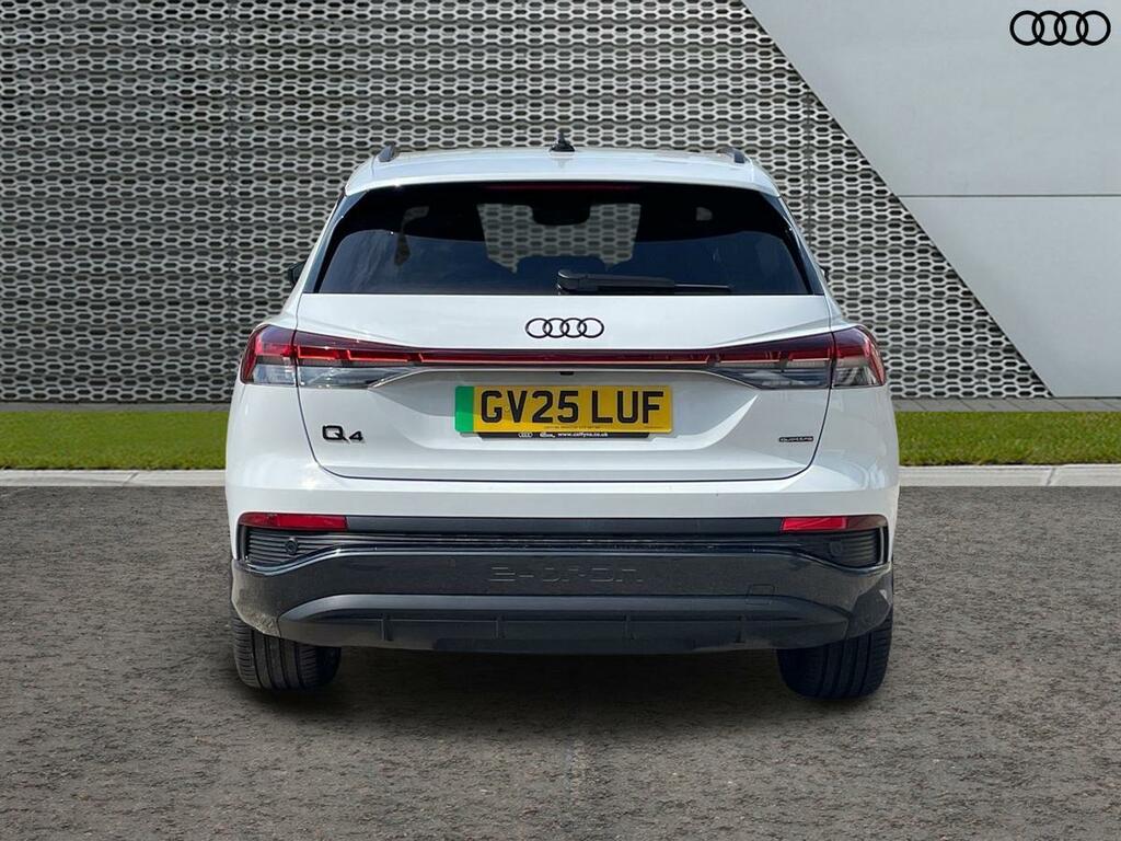 Audi Q4 E Tron Q4 Black Edition 55 E-tron Quattro 25000 Kw GV25LUF White #4